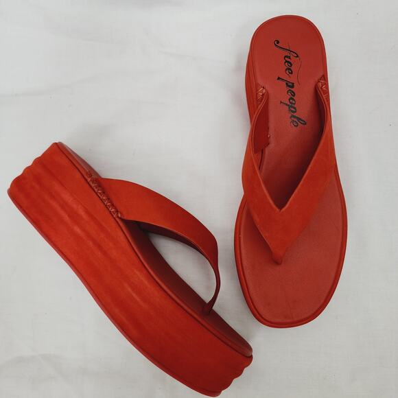 NEW Free People Haven Red Leather Thong Platform Sandal in Flame Red - Picture 1 of 14